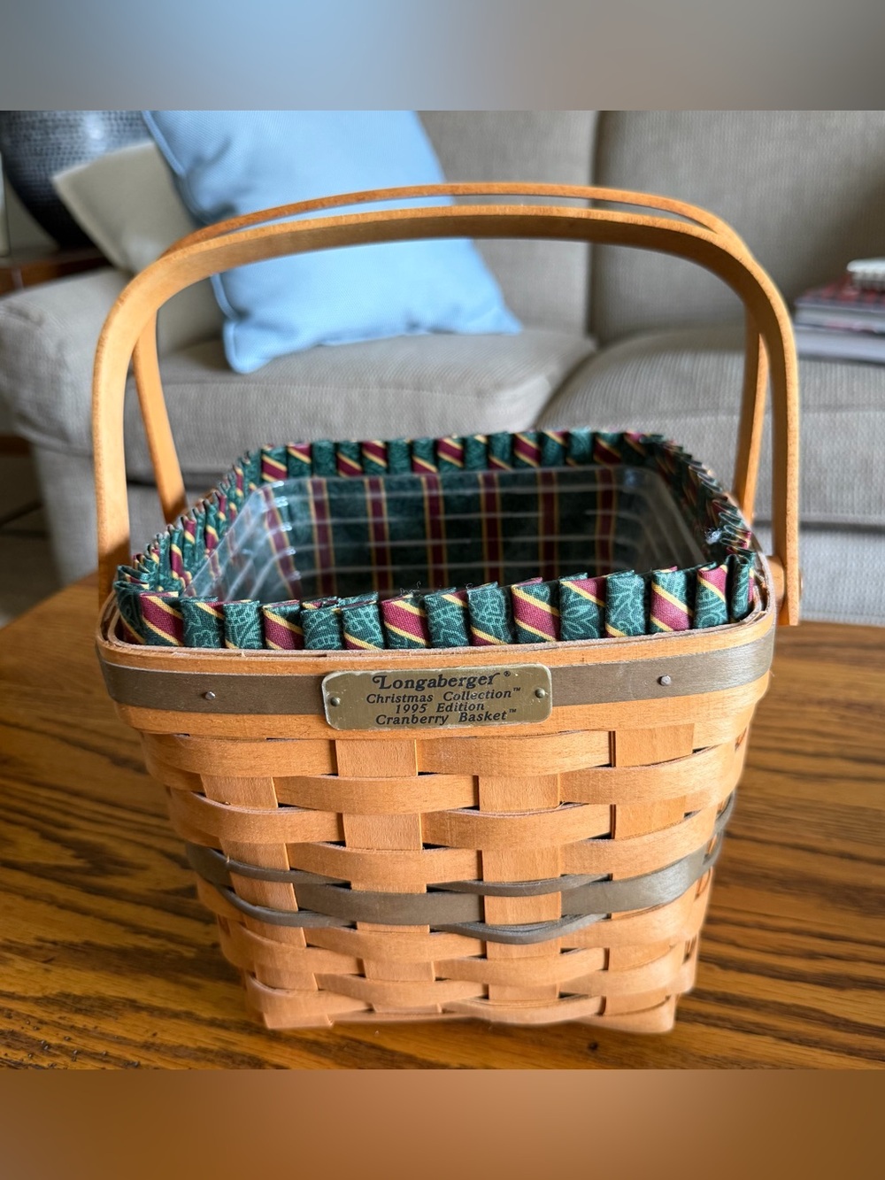 Longaberger Christmas Collection 1995 Edition Cranberry Basket